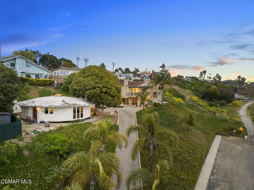 Ventura, California 93001, United States, 3 Bedrooms Bedrooms, ,3 BathroomsBathrooms,Residential,Active,57274