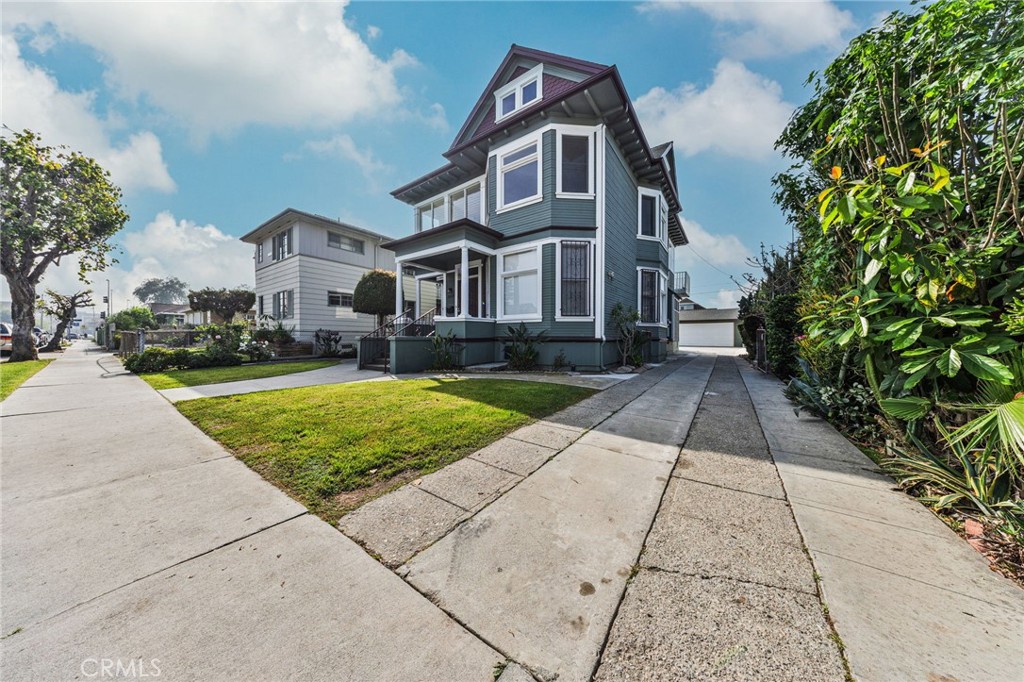 2722 W 15th