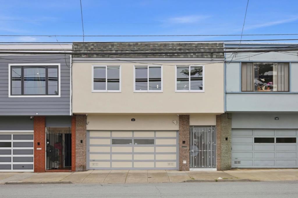 412 University Street