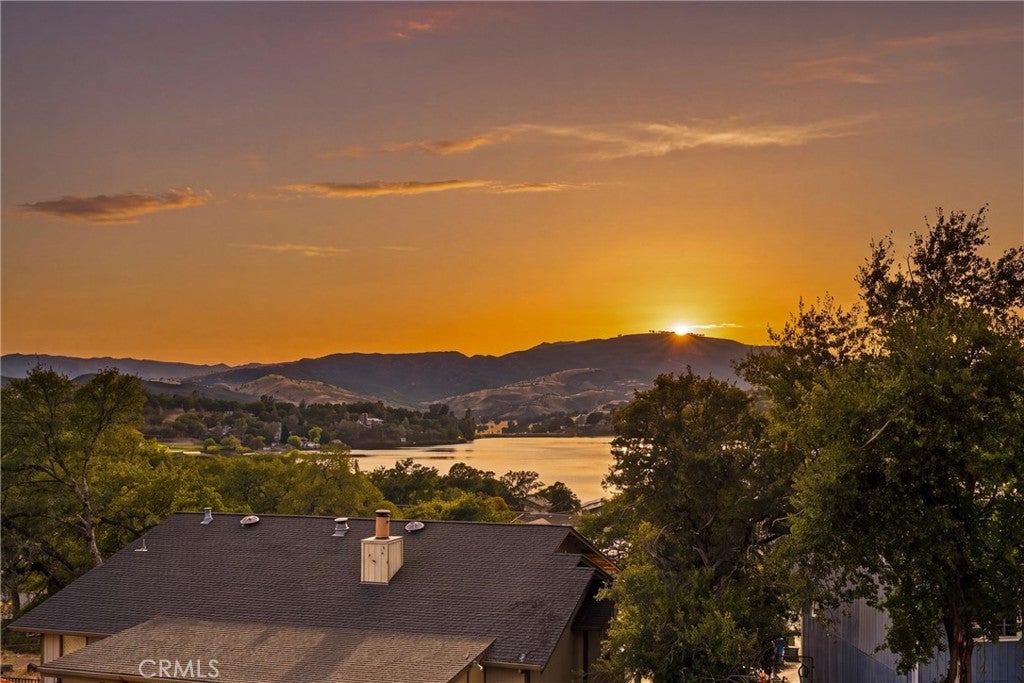 17247 Meadow View