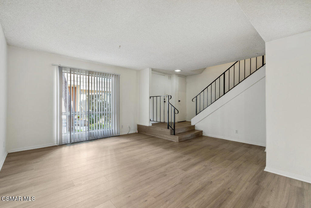 Photo 1 of 20 — 27401 Country Glen Road, Agoura Hills, CA 91301
