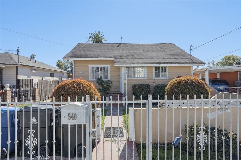 Photo of 540 W 93rd St, Los Angeles, CA 90044 (MLS # PW26037313)