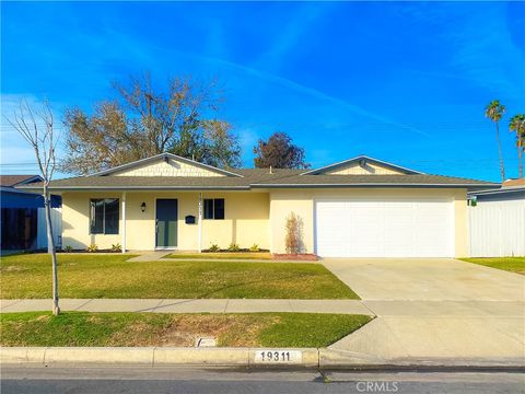 Photo of 19311 Waterbury Ln, Huntington Beach, CA 92646 (MLS # SW26047130)