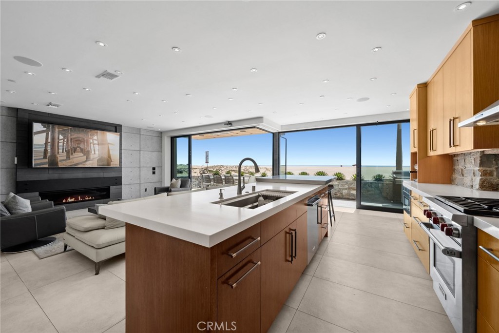 800 W Oceanfront