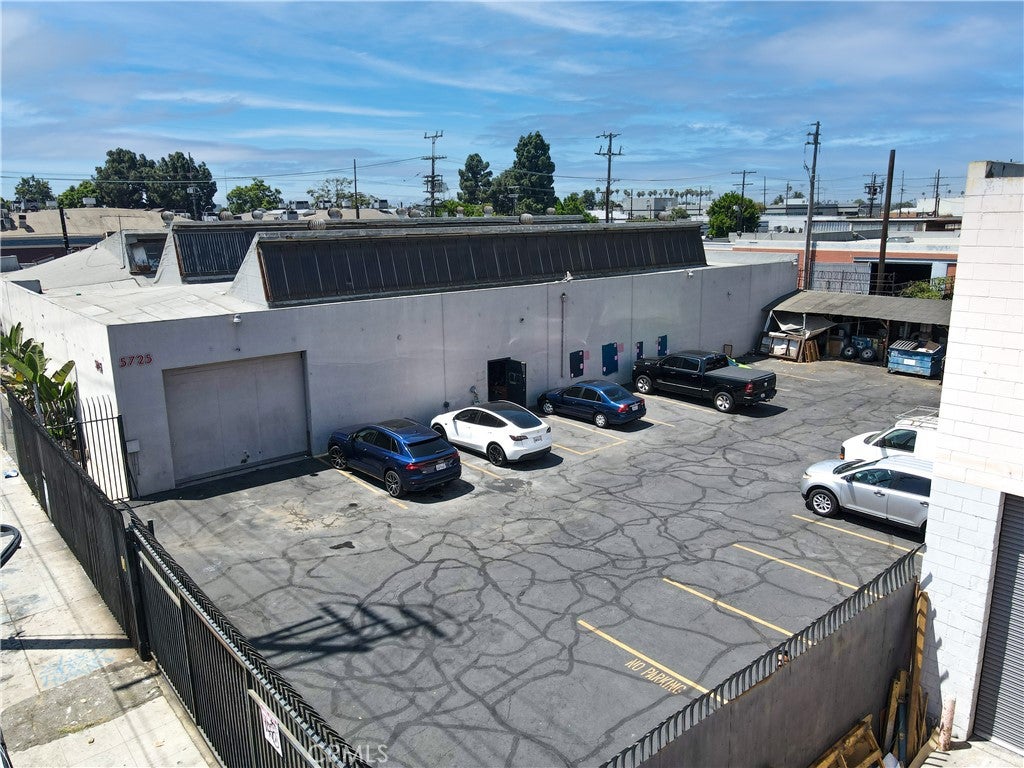 5725 S San Pedro
