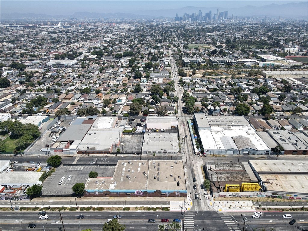 5725 S San Pedro