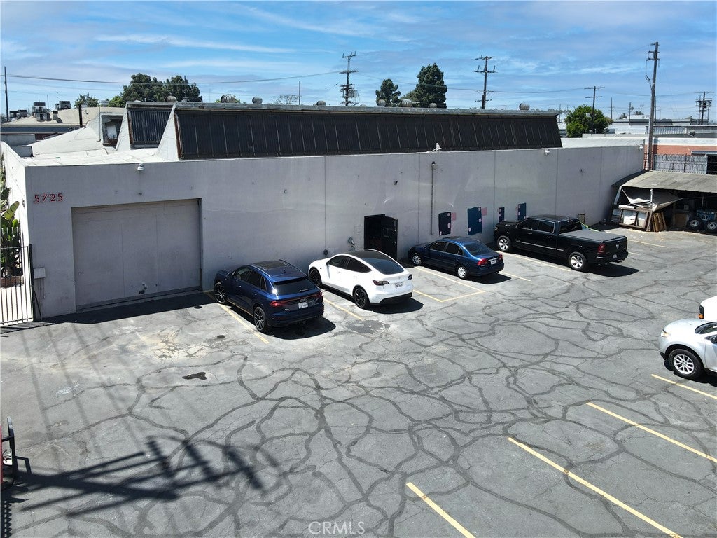 5725 S San Pedro