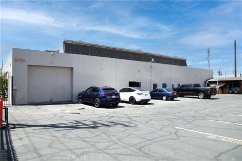 Photo of 5725 S San Pedro ST, Los Angeles, CA 90011 (MLS # AR26185950)
