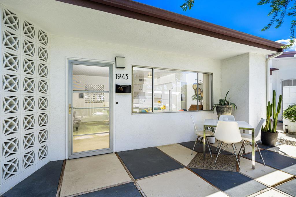 Desert Lanai - Residential