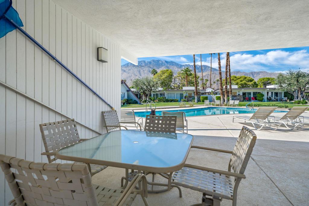 Desert Lanai - Residential