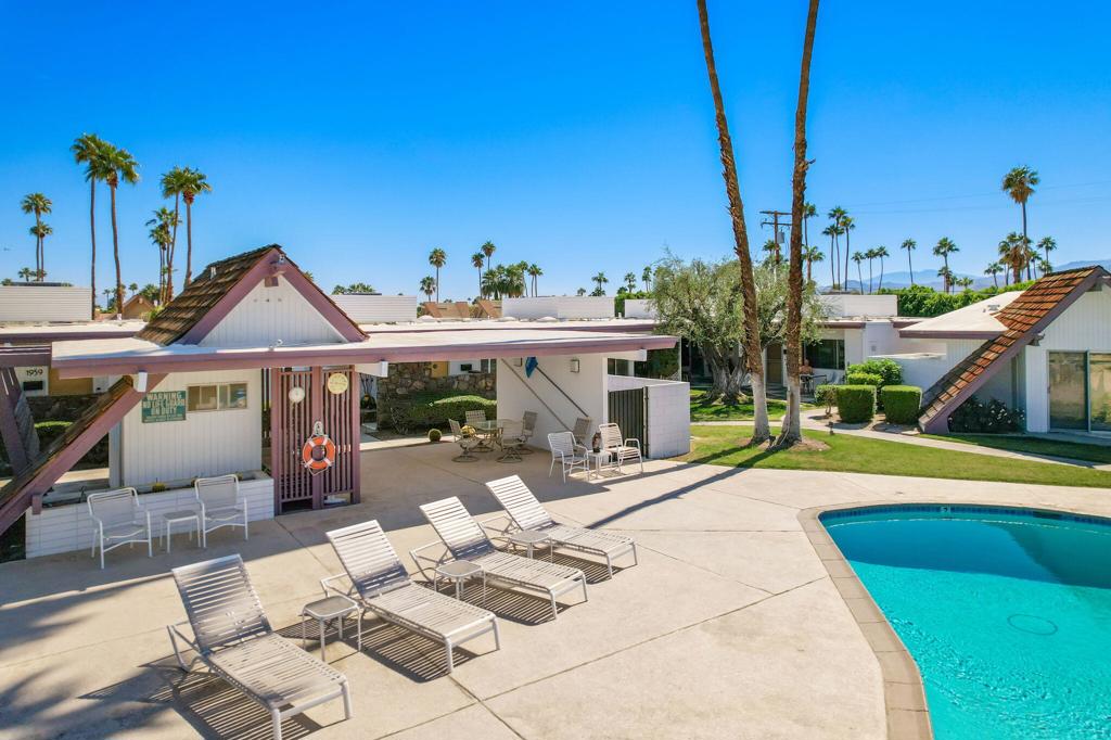 Desert Lanai - Residential
