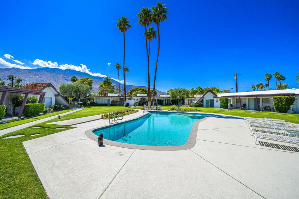 Desert Lanai - Residential