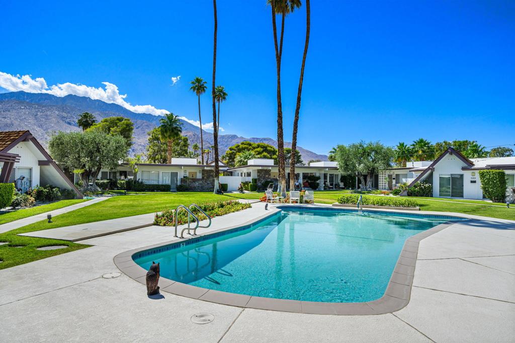 Desert Lanai - Residential