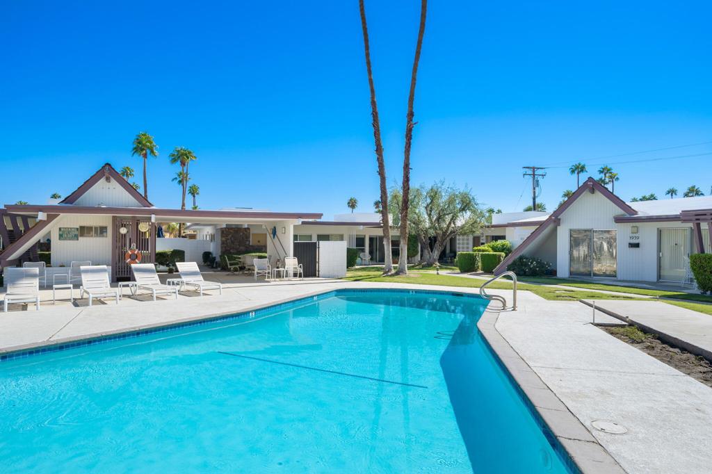 Desert Lanai - Residential