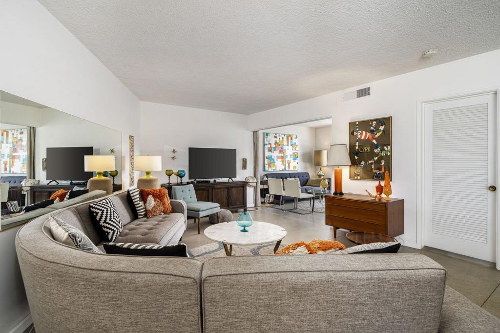 Desert Lanai - Residential
