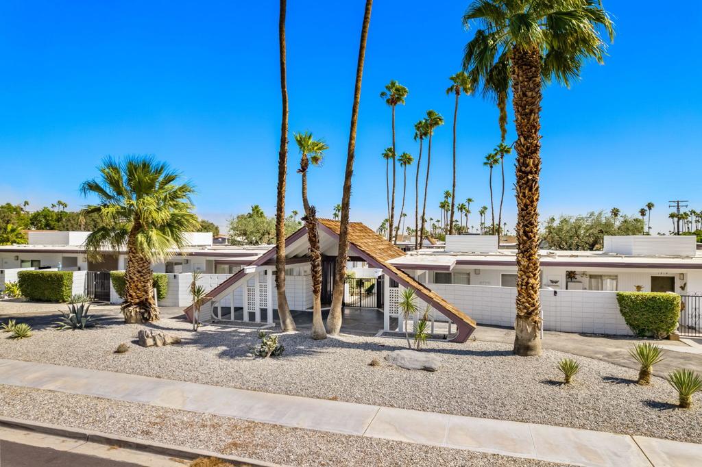 Desert Lanai - Residential
