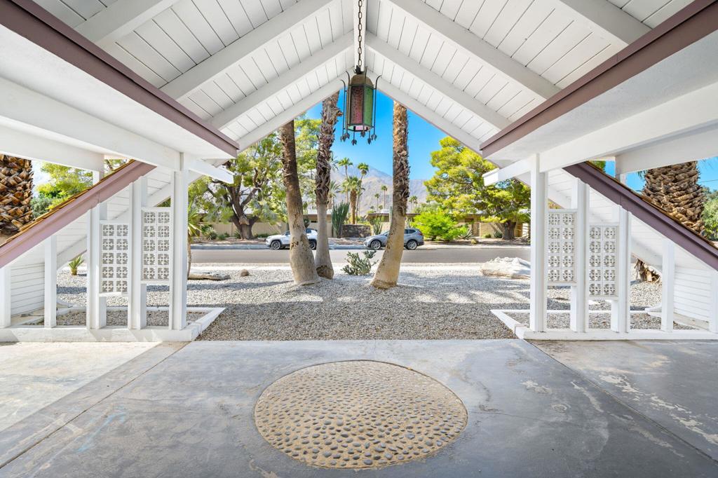 Desert Lanai - Residential