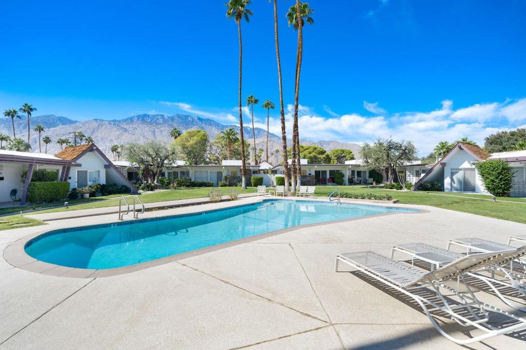 Desert Lanai - Residential