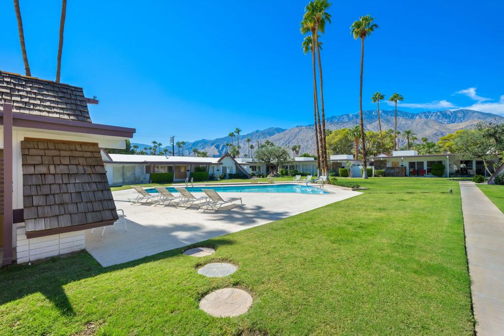 Desert Lanai - Residential