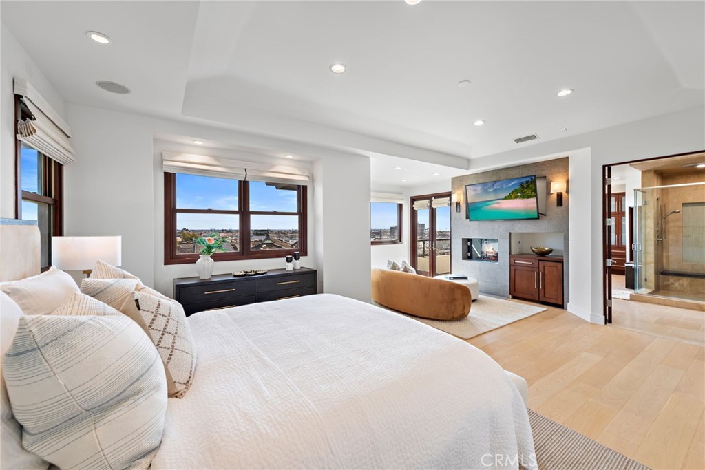 Newport Heights (NEWH) - Residential