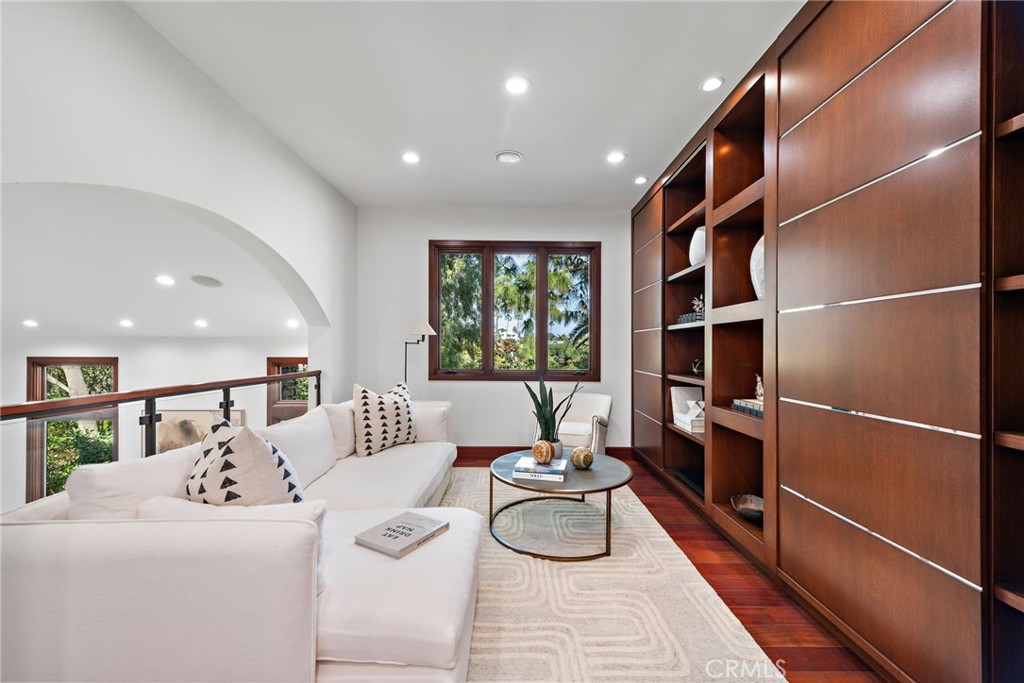 Newport Heights (NEWH) - Residential