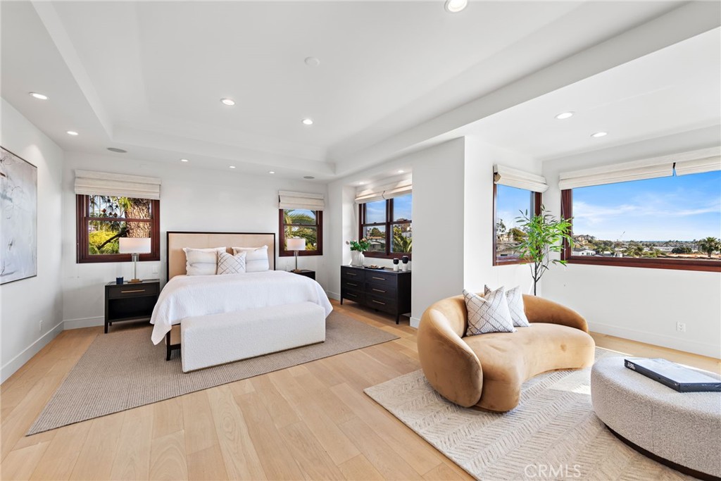 Newport Heights (NEWH) - Residential