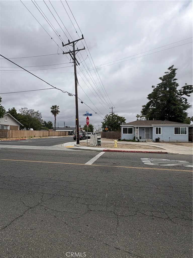 501 W Latham