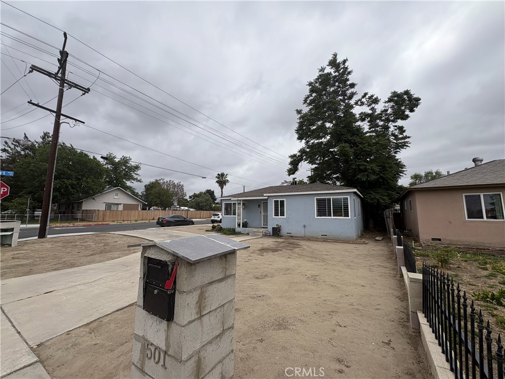 501 W Latham