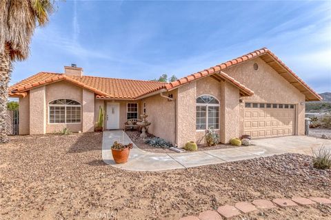 Photo of 7655 Ventura Ave, Yucca Valley, CA 92284 (MLS # JT26022751)