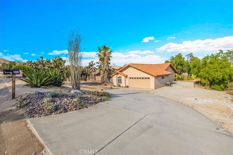 Photo of 7655 Ventura Ave, Yucca Valley, CA 92284 (MLS # JT26022751)
