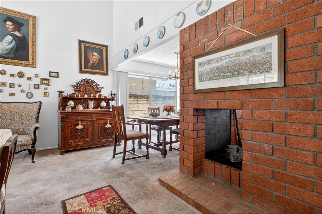 23439 Avenida Rotella