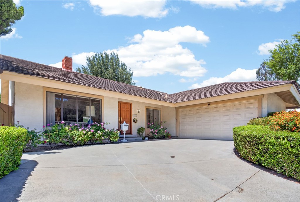 23439 Avenida Rotella