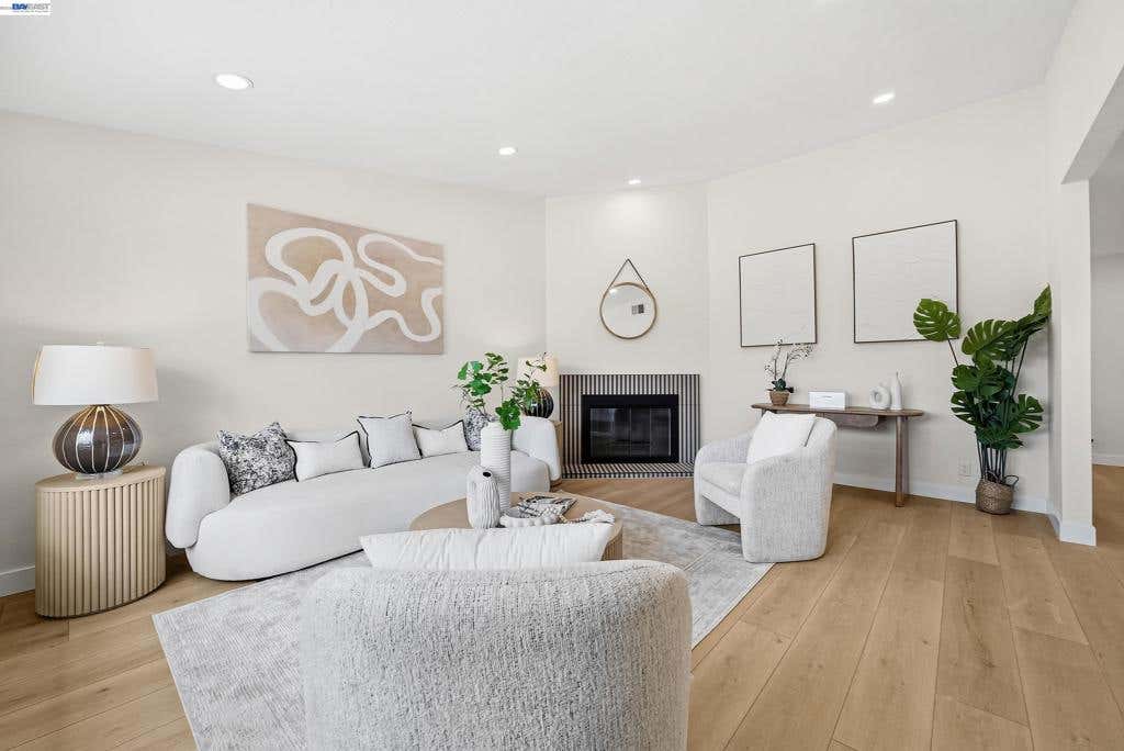 Photo of 32419 Woodland Dr Dr, Union City, CA 94587 (MLS # 41138457)