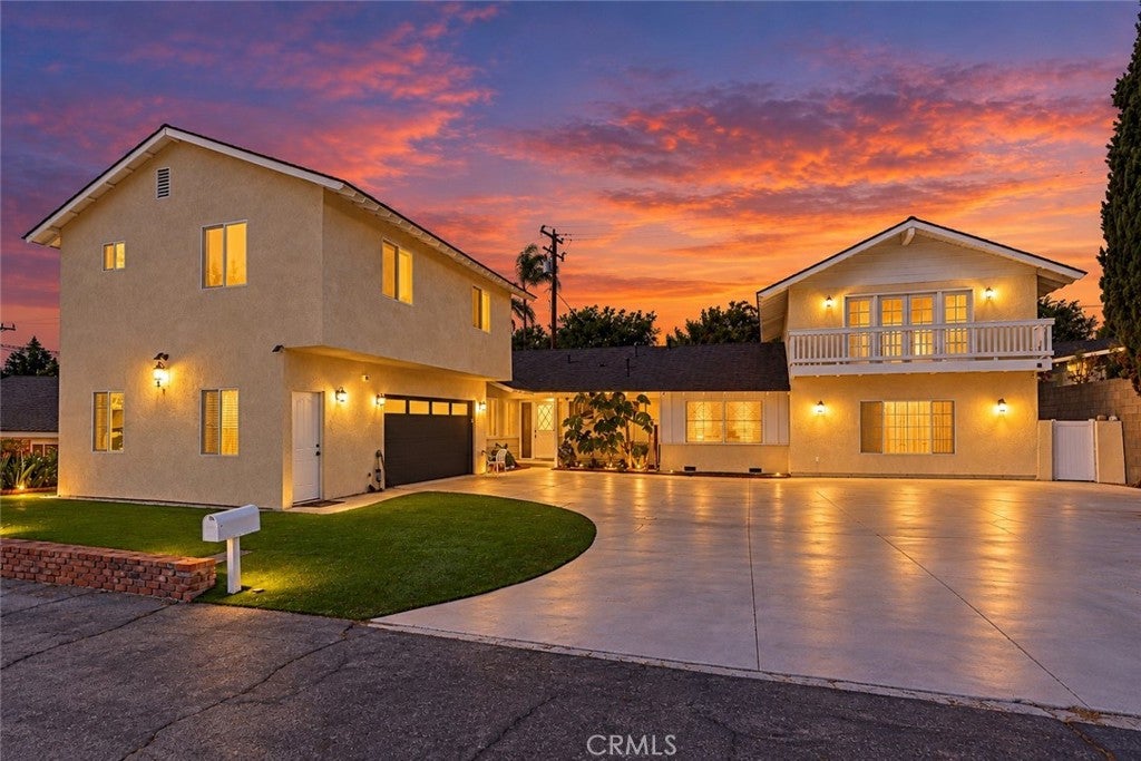 751 E Hensel