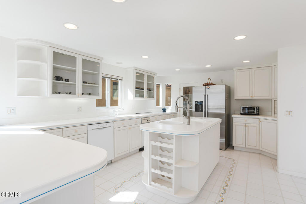 Oxnard, California, 93035, United States, 3 Bedrooms Bedrooms, ,4 BathroomsBathrooms,Residential,Active,2035557