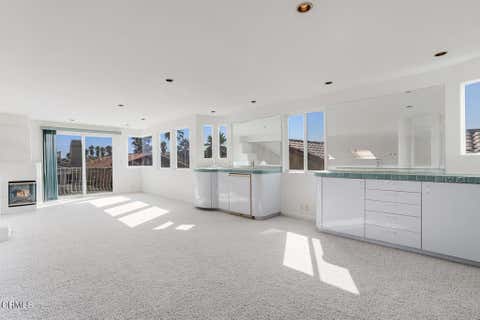 Tiny photo for 5331 Wavecrest Way, Oxnard, CA 93035 (MLS # V1-35731)