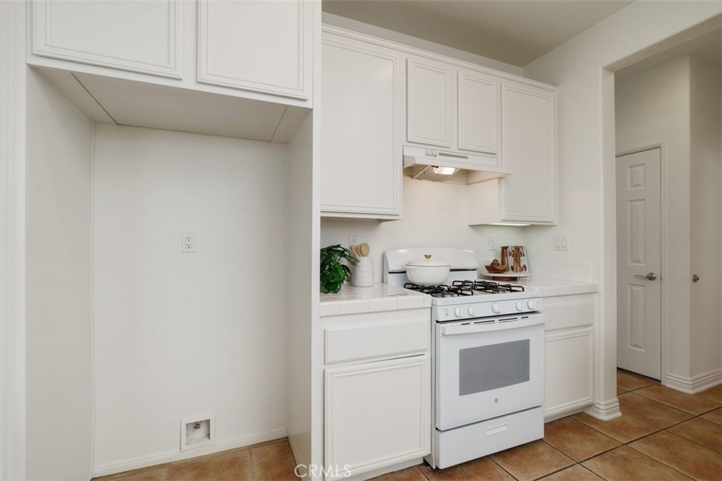 Laural Wood (Long Canyon) (448) - Residential Lease