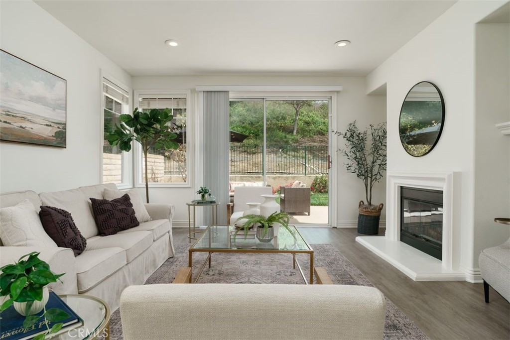 Laural Wood (Long Canyon) (448) - Residential Lease