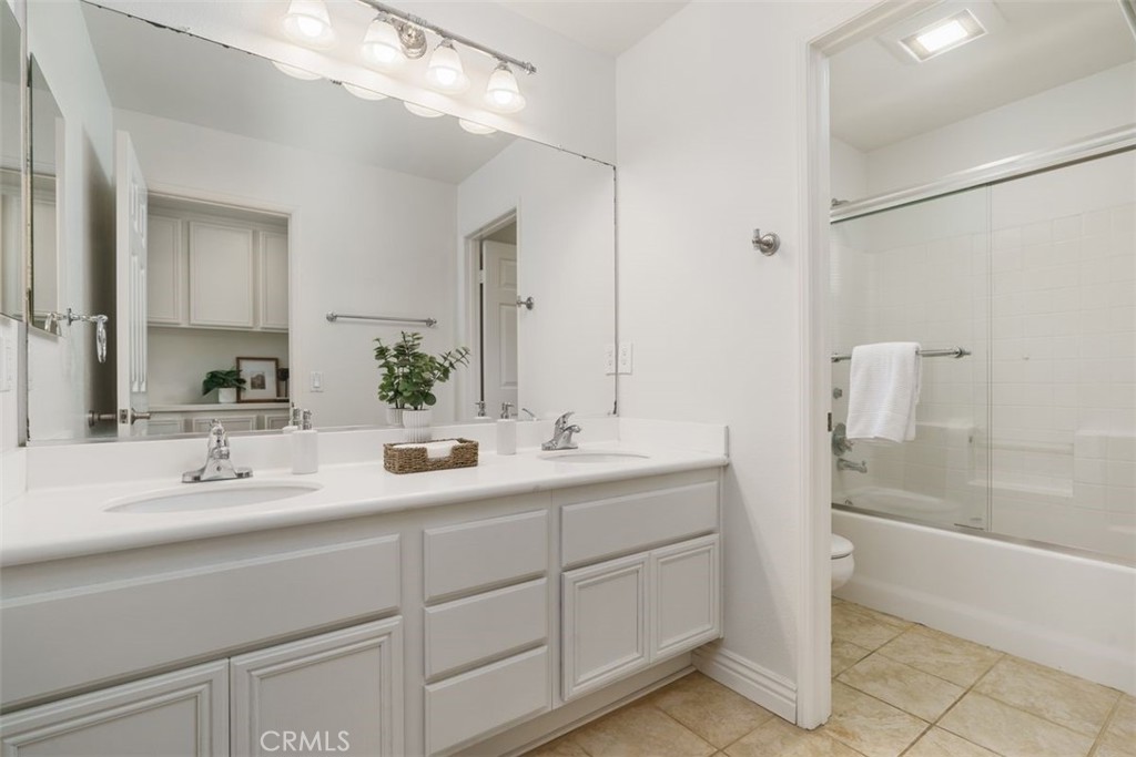 Laural Wood (Long Canyon) (448) - Residential Lease