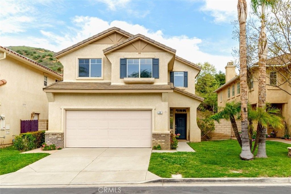 Photo of 570 Shadow Lane Ln, Simi Valley, CA 93065 (MLS # SR25243824)