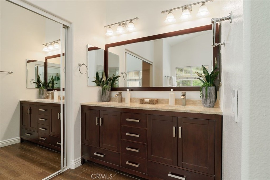 Laural Wood (Long Canyon) (448) - Residential Lease
