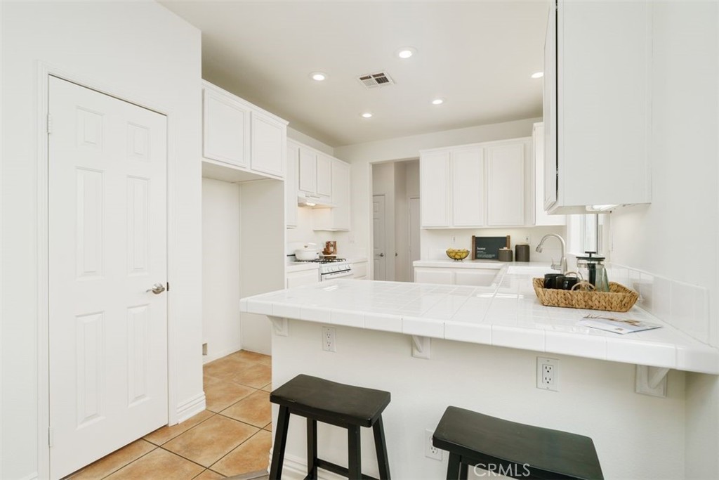 Laural Wood (Long Canyon) (448) - Residential Lease