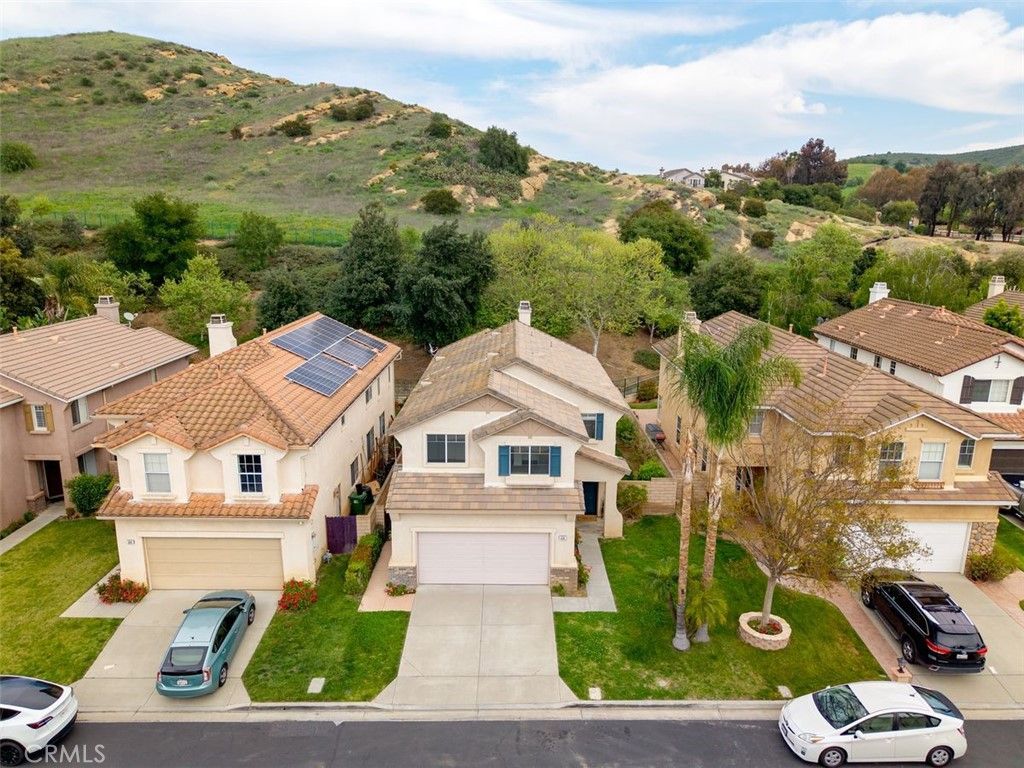 Photo of 570 Shadow Lane Ln, Simi Valley, CA 93065 (MLS # SR25243824)