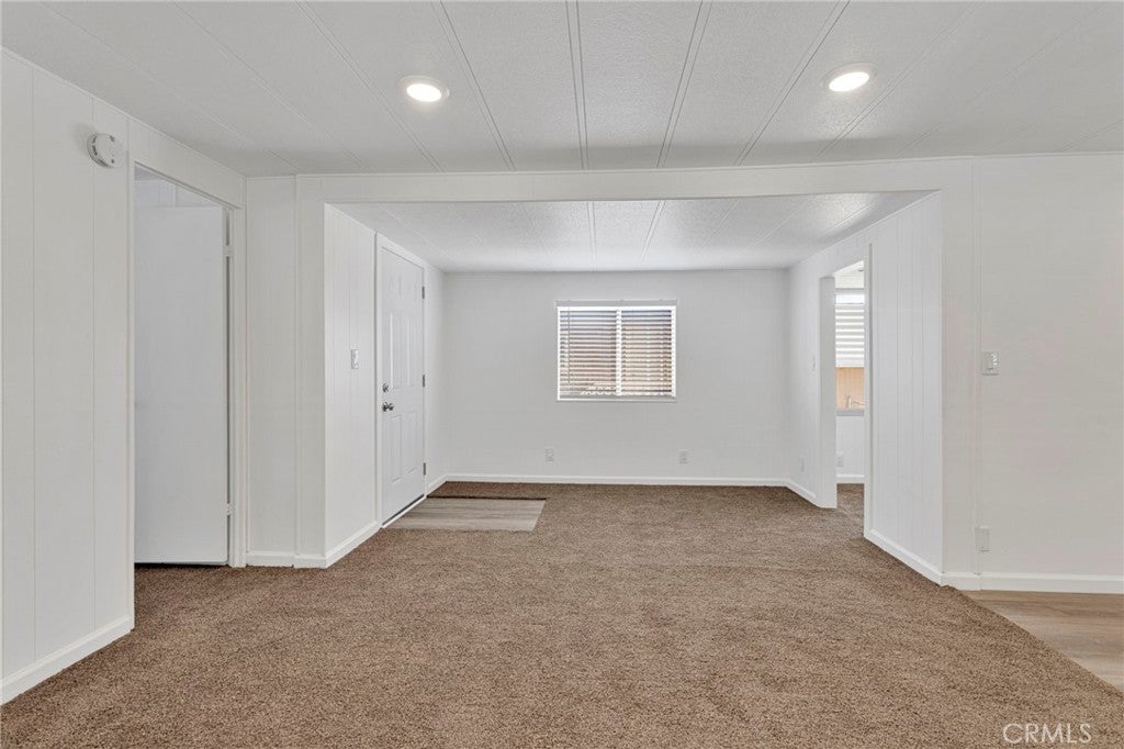 15252 Seneca Road 30