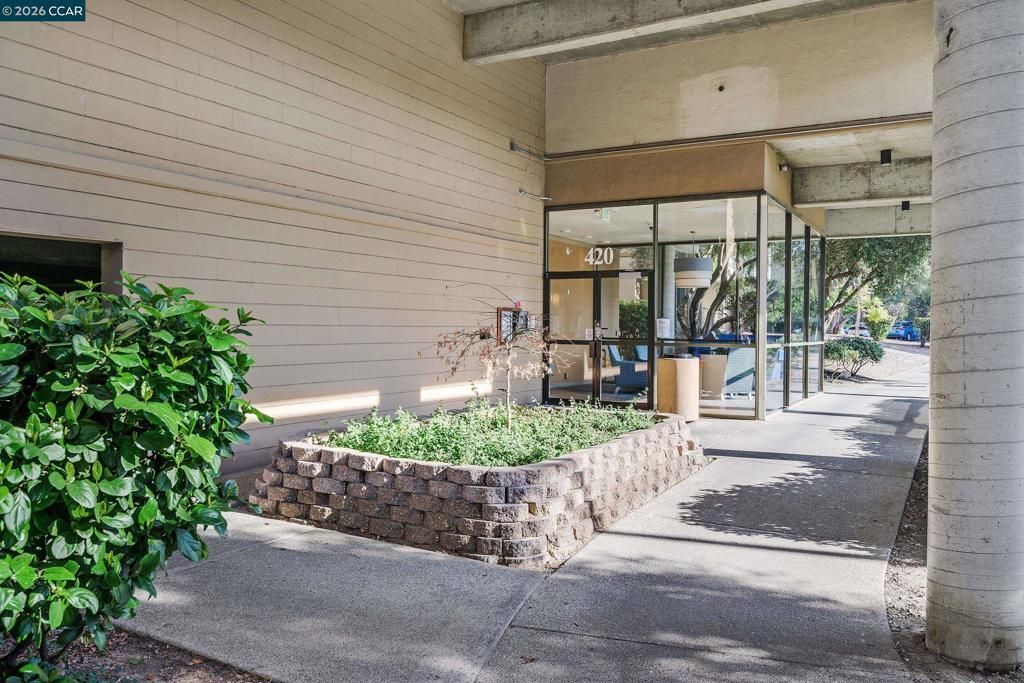 Photo of 420 420 N Civic Dr Dr #403, Walnut Creek, CA 94596 (MLS # 41120926)