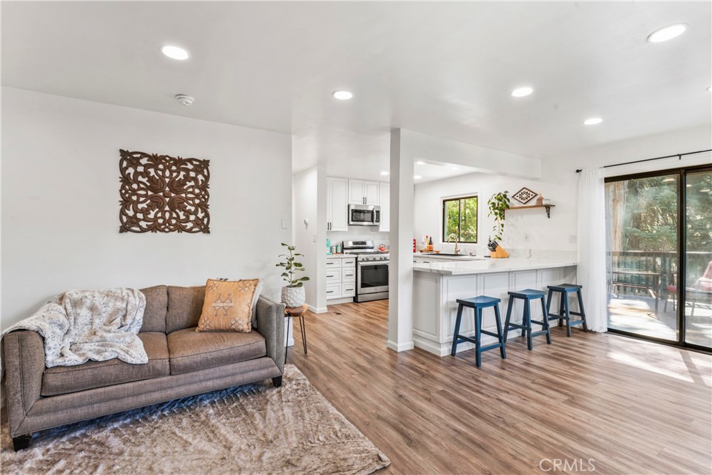 899 Blueridge Drive