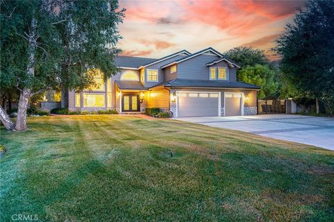 Photo of 27550 Alta Knoll Dr, Saugus, CA 91350 (MLS # SR25276741)