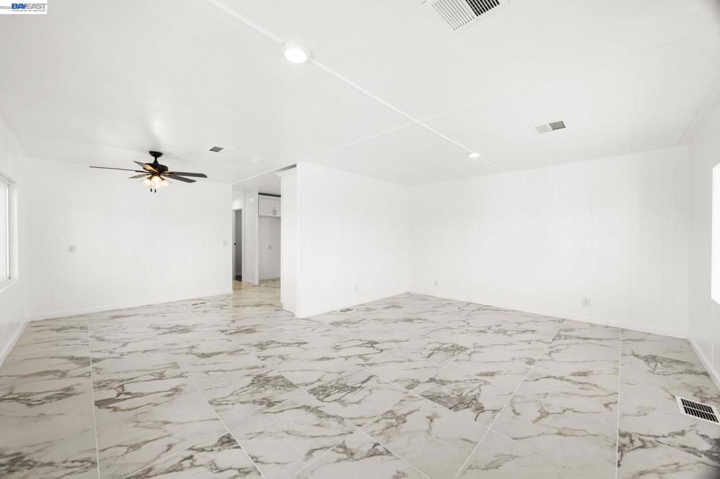 4400 GATEWAY RD.
