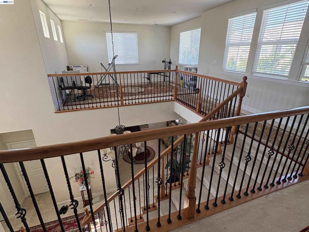 379 N Sierra Madre St