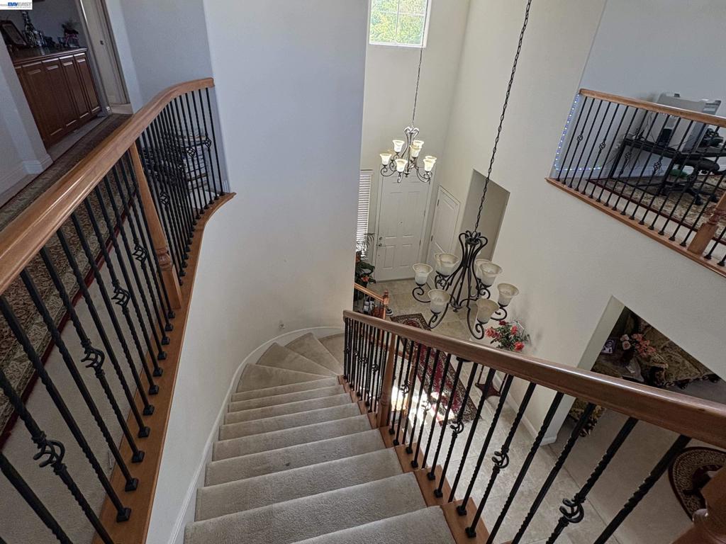 379 N Sierra Madre St